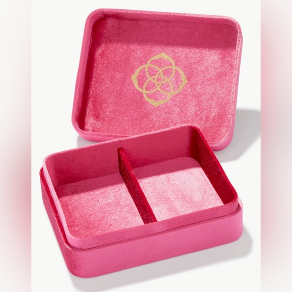 Kendra Scott Velvet Pink Jewelry Box - Picture 2 of 4